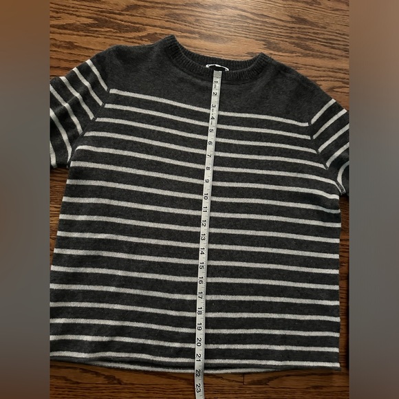 Reformation Cashmere Boyfriend Sweater, grey and white stripe, XS - Picture 8 of 10